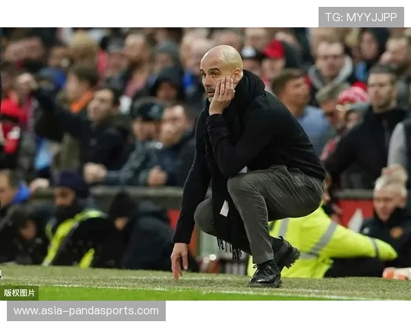 日本队防守端实施贴身压迫，抢断驱动反击试图制造转换机会